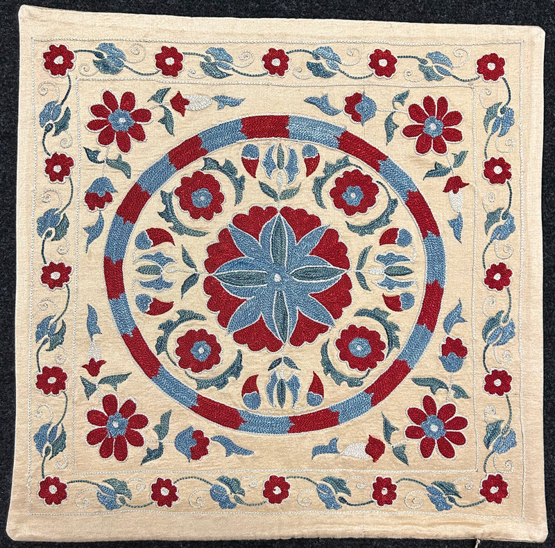 Silk Suzani Kuddfodral 50 cm x 50 cm