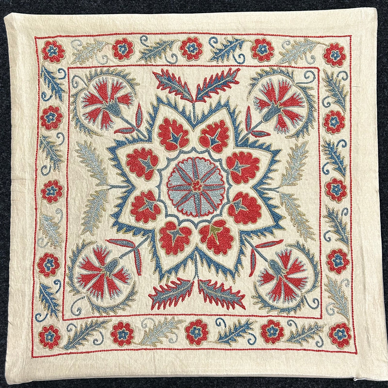 Silk Suzani Kuddfodral 50 cm x 50 cm