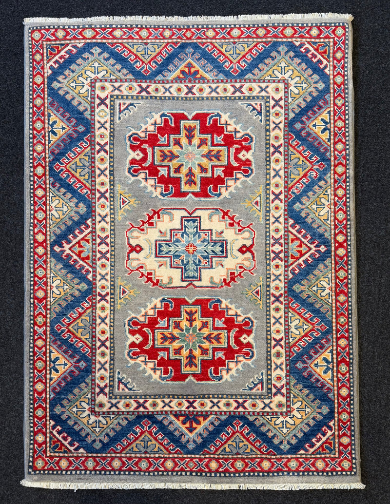 Handknuten fine Kazak‑matta — 138× 97 cm