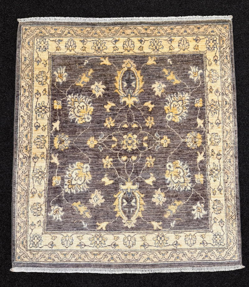 Fine Ziegler Handknuten Matta — 121 × 108 cm