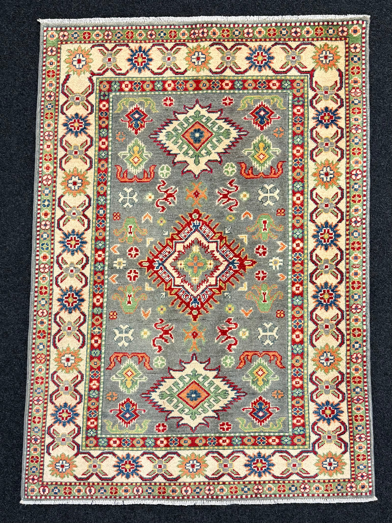 Handknuten Kazak‑matta — 145 × 102 cm