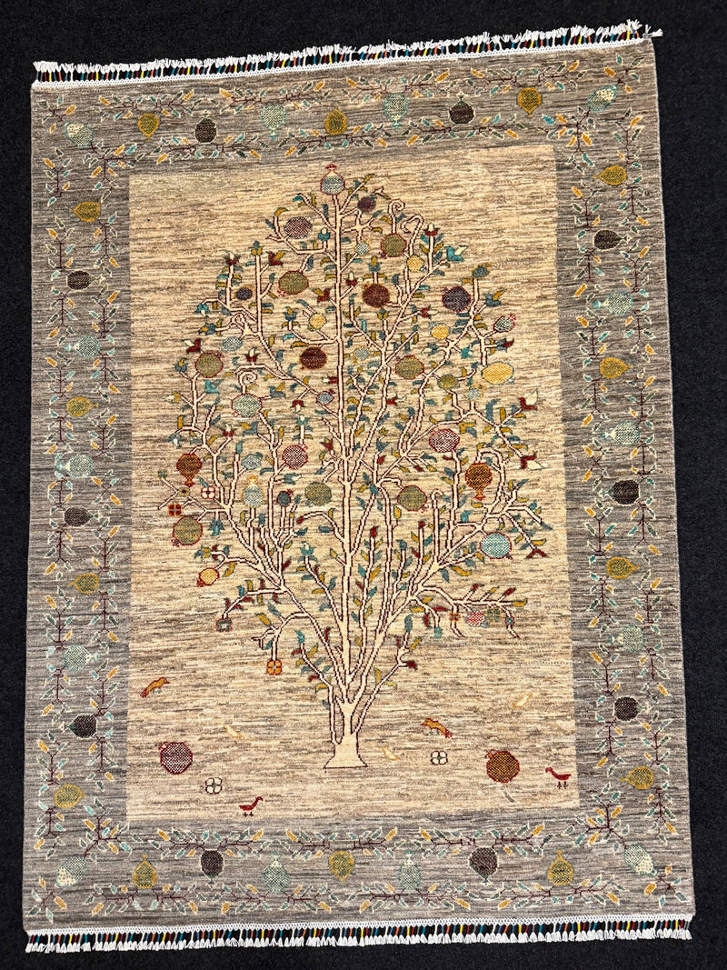 Handknuten “Gabbeh”‑matta med designen “Tree of Life — 197×147 cm