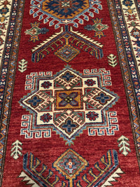 Handknuten fine Kazak‑matta — 308 × 83 cm