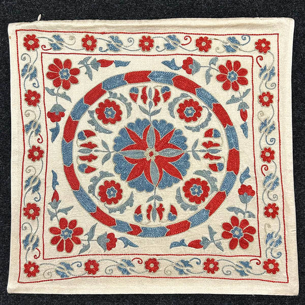Silk Suzani Kuddfodral 50 cm x 50 cm