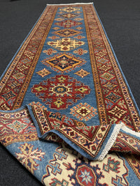 Handknuten fine Kazak‑matta — 318 × 80 cm