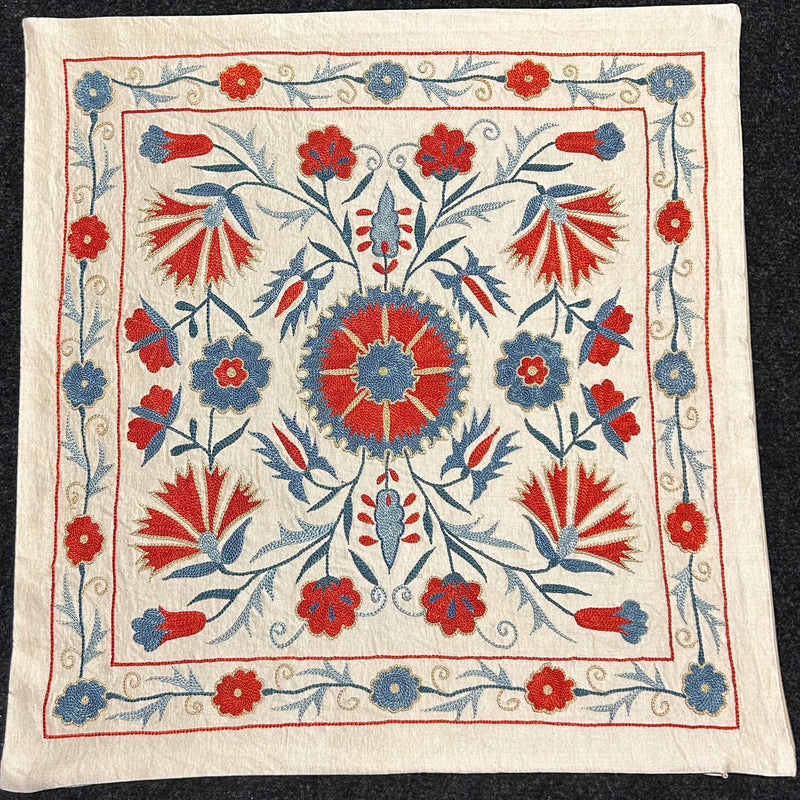 Silk Suzani Kuddfodral 50 cm x 50 cm