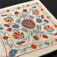 Silk Suzani Kuddfodral 50 cm x 50 cm