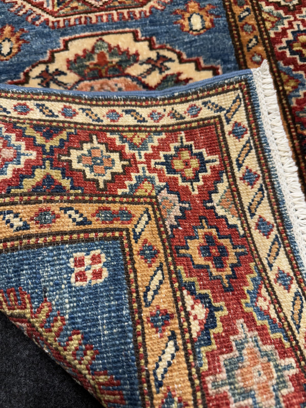 Handknuten fine Kazak‑matta — 179 × 63 cm