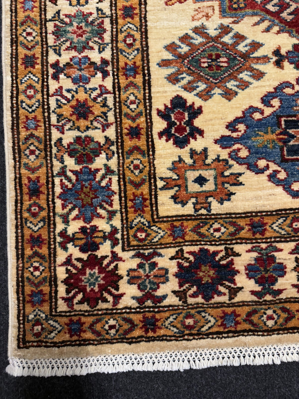 Handknuten fine Kazak‑matta — 116× 91 cm