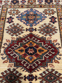 Handknuten fine Kazak‑matta — 116× 91 cm