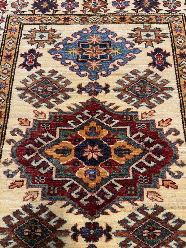 Handknuten fine Kazak‑matta — 116× 91 cm