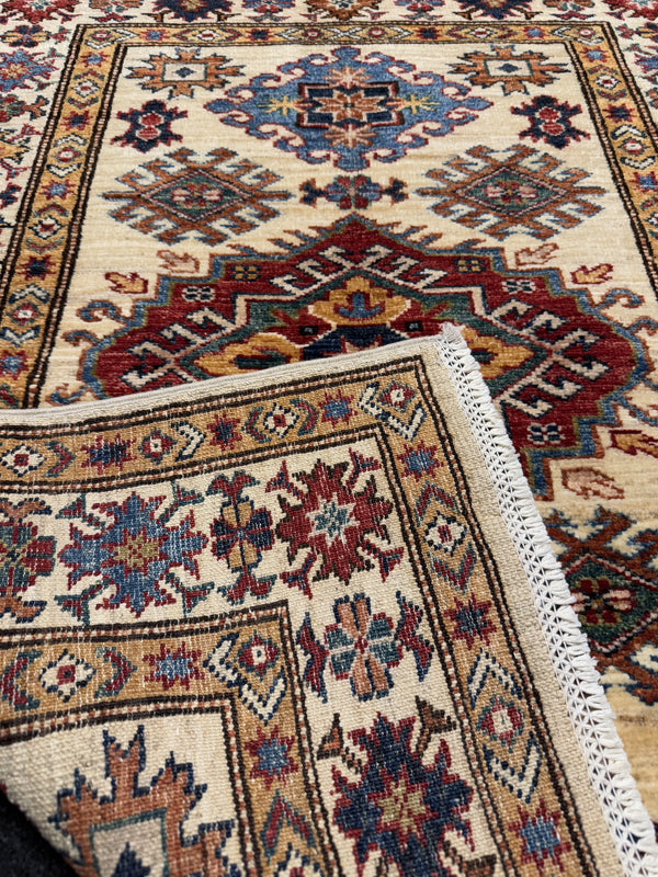 Handknuten fine Kazak‑matta — 116× 91 cm