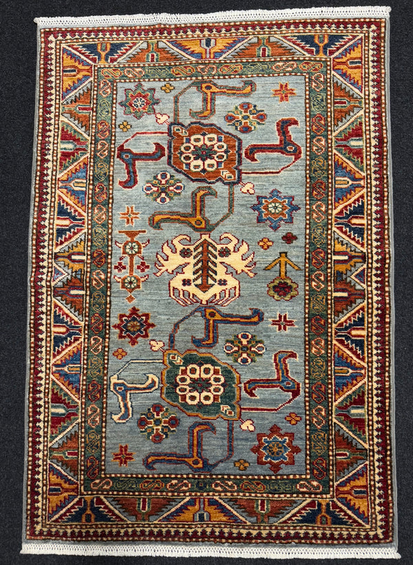 Handknuten fine Kazak‑matta — 129 × 87 cm