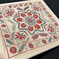 Silk Suzani Kuddfodral 50 cm x 50 cm
