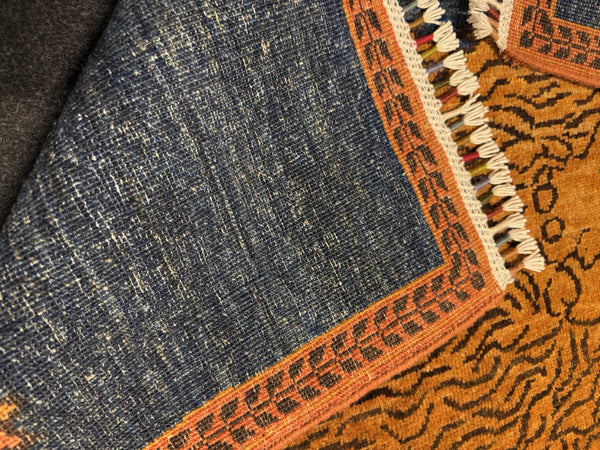 Handknuten Gabbeh‑matta med designen “Figural