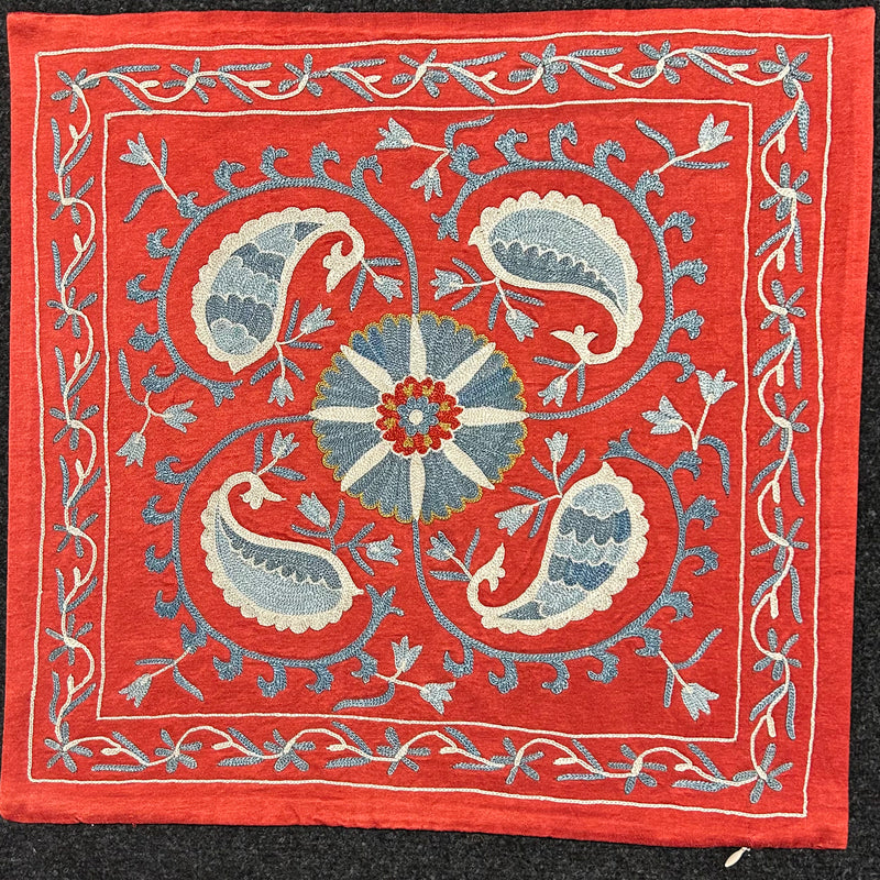 Silk Suzani Kuddfodral 50 cm x 50 cm