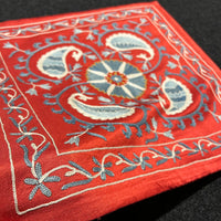 Silk Suzani Kuddfodral 50 cm x 50 cm