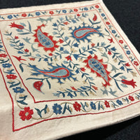 Silk Suzani Kuddfodral 50 cm x 50 cm
