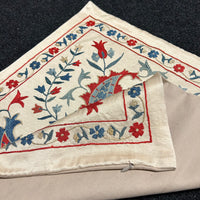 Silk Suzani Kuddfodral 50 cm x 50 cm