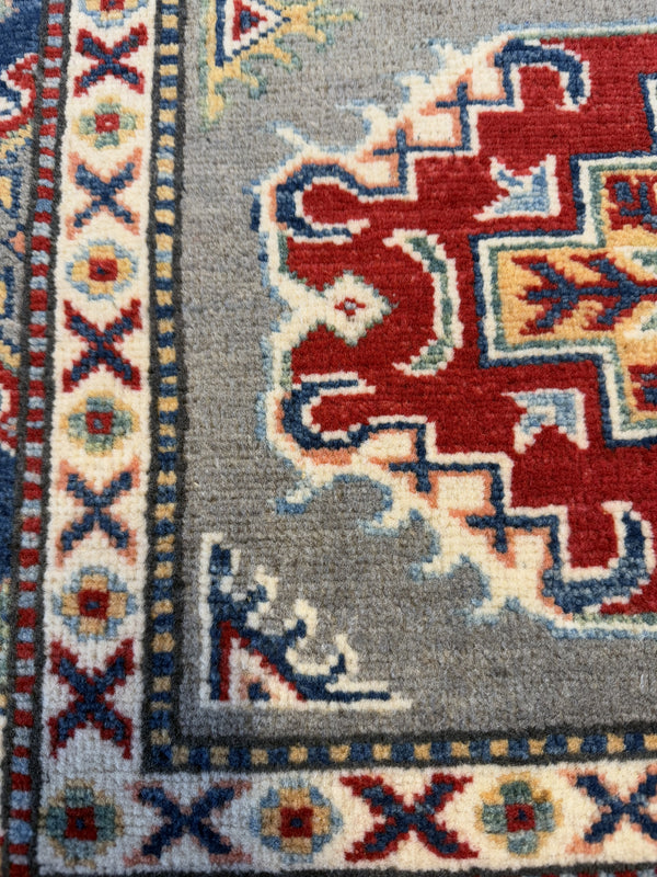 Handknuten fine Kazak‑matta — 138× 97 cm