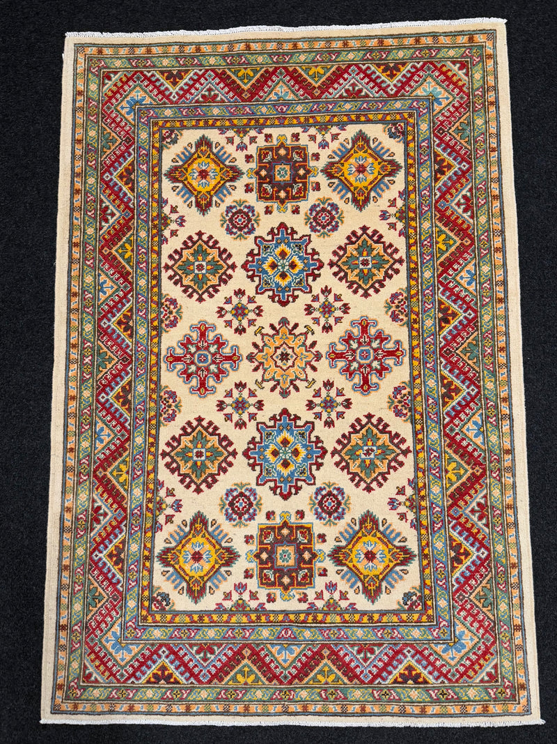 Handknuten Kazak‑matta — 183 × 121 cm