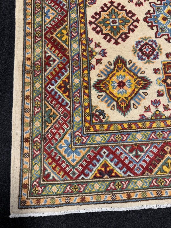 Handknuten Kazak‑matta — 183 × 121 cm