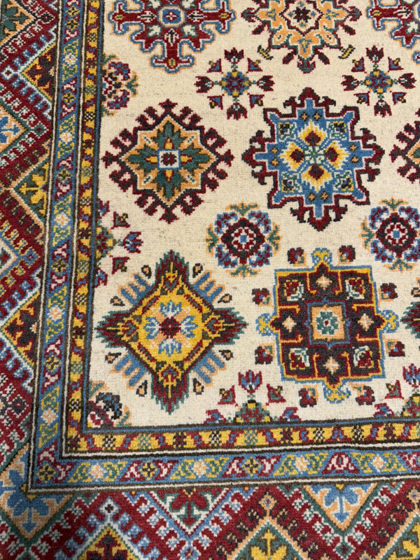 Handknuten Kazak‑matta — 183 × 121 cm