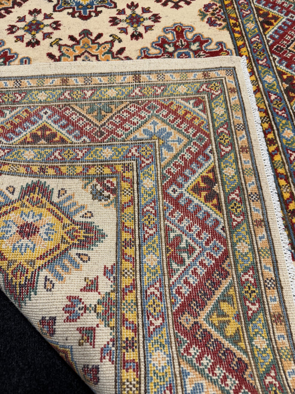 Handknuten Kazak‑matta — 183 × 121 cm