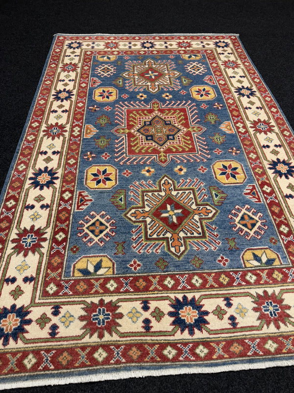 Handknuten Kazak‑matta — 184 × 117 cm