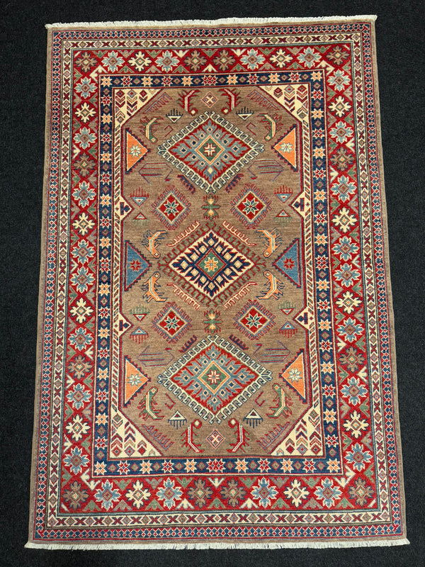 Handknuten Kazak‑matta — 185 × 122 cm