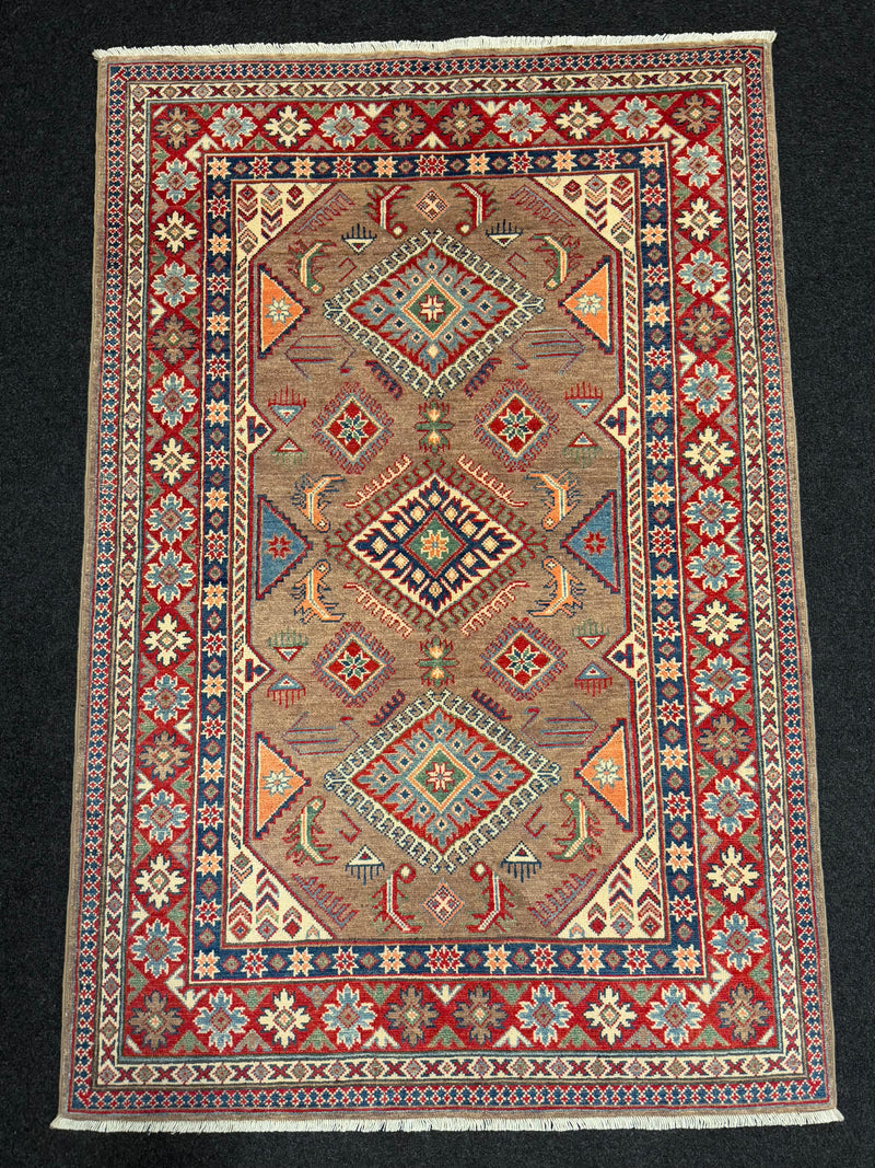 Handknuten Kazak‑matta — 185 × 122 cm