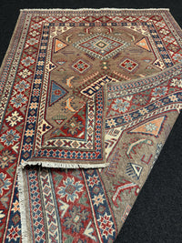 Handknuten Kazak‑matta — 185 × 122 cm