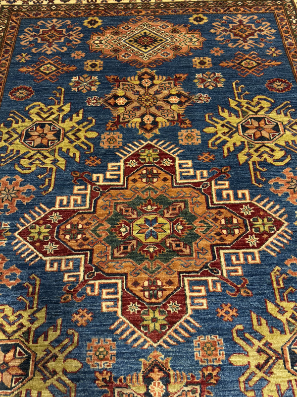 Handknuten fine Kazak‑matta — 242× 175 cm