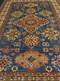 Handknuten fine Kazak‑matta — 242× 175 cm