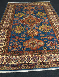 Handknuten fine Kazak‑matta — 242× 175 cm