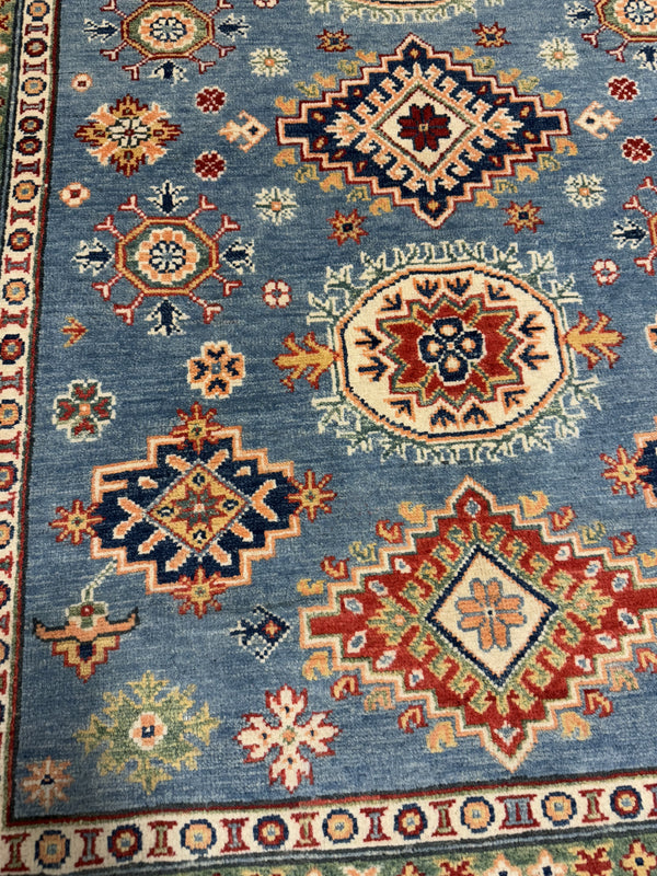 Handknuten fine Kazak‑matta — 207× 148 cm