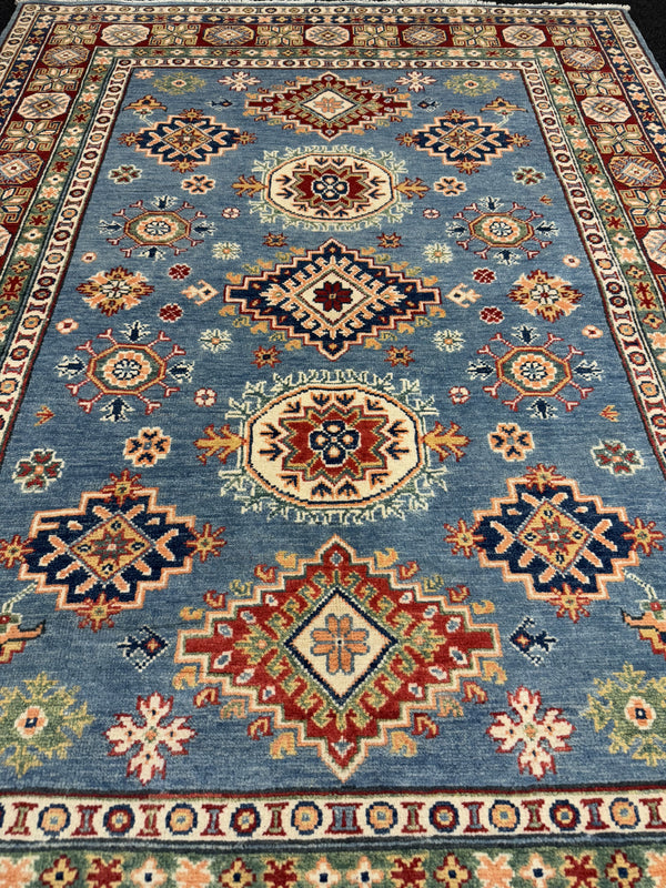 Handknuten fine Kazak‑matta — 207× 148 cm