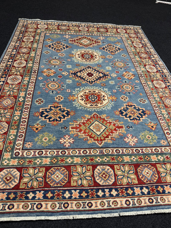 Handknuten fine Kazak‑matta — 207× 148 cm