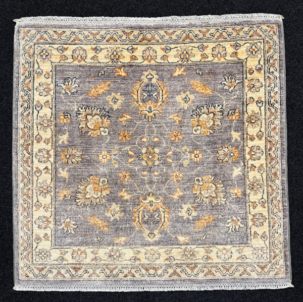 Fine Ziegler Handknuten Matta  — 101 × 96 cm