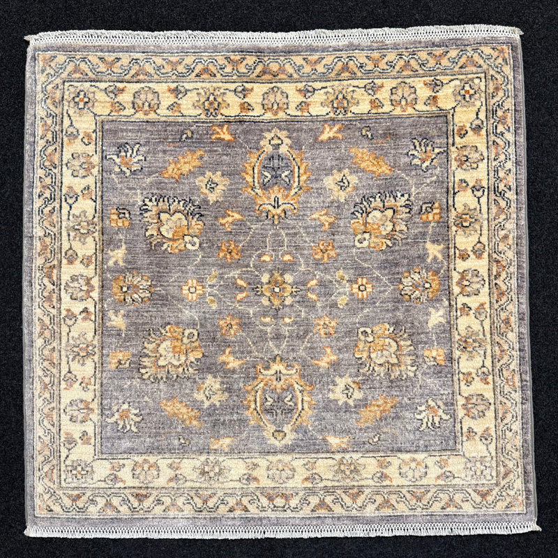 Fine Ziegler Handknuten Matta  — 101 × 96 cm