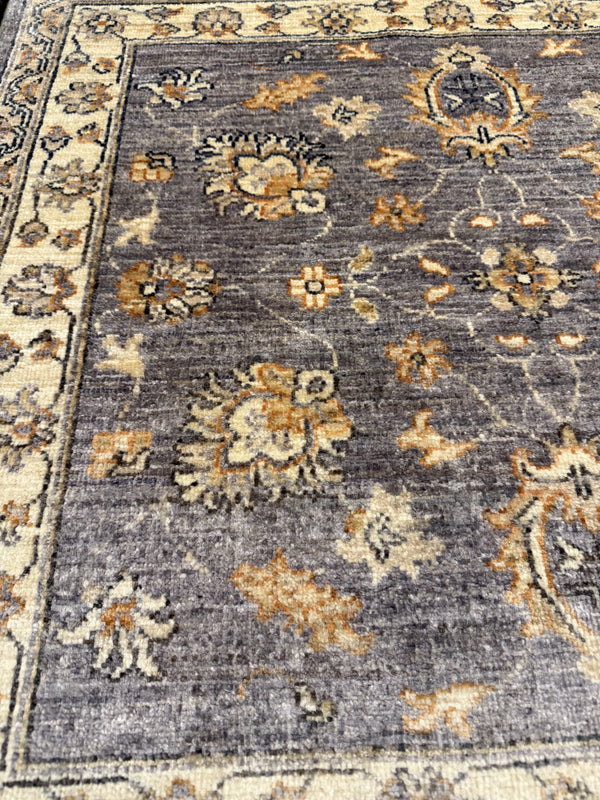 Fine Ziegler Handknuten Matta  — 101 × 96 cm