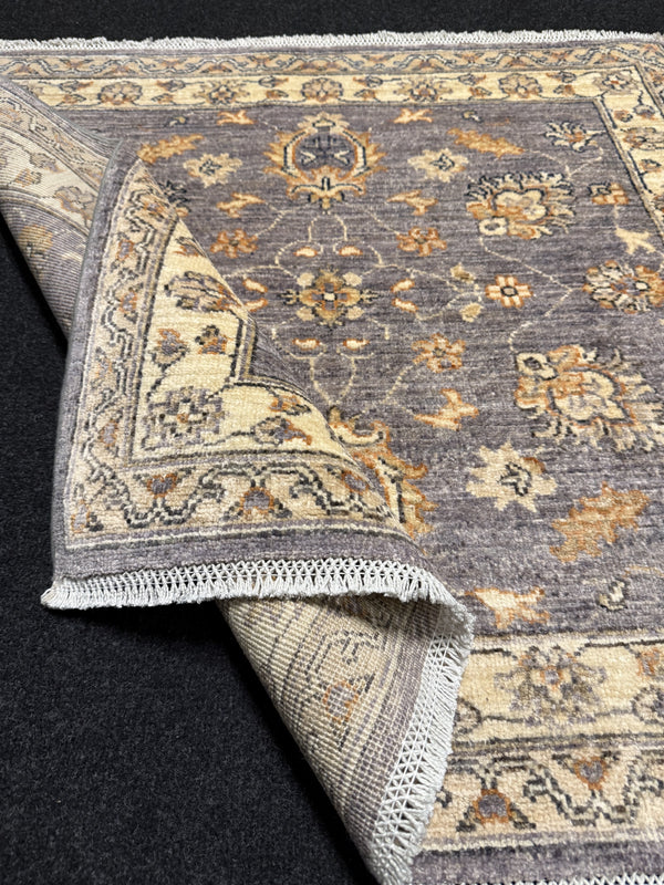 Fine Ziegler Handknuten Matta  — 101 × 96 cm