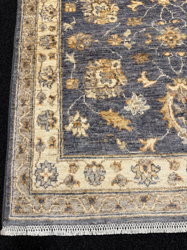 Fine Ziegler Handknuten Matta  — 106 × 103 cm