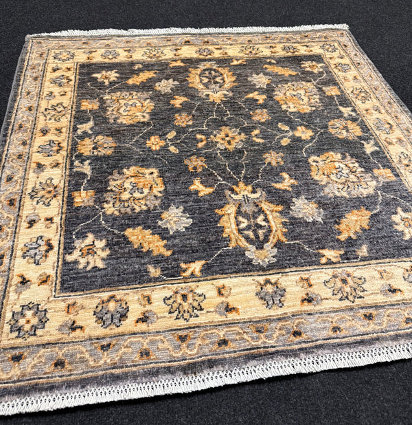 Fine Ziegler Handknuten Matta  — 101 × 102 cm