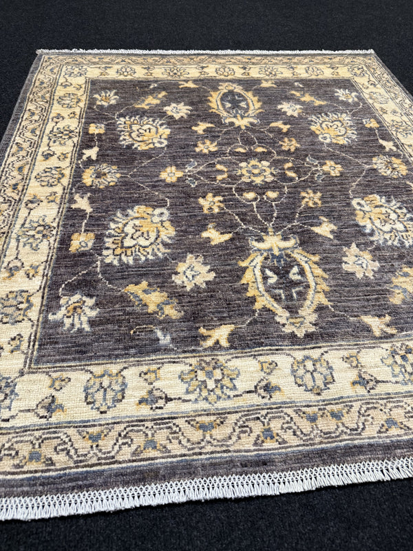 Fine Ziegler Handknuten Matta  — 121 × 108 cm