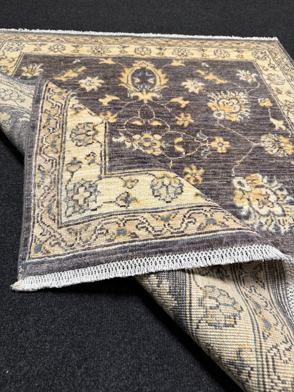 Fine Ziegler Handknuten Matta  — 121 × 108 cm