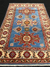 Handknuten Kazak‑matta — 123 × 81 cm