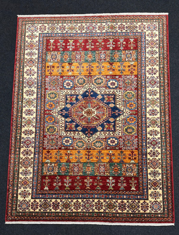 Handknuten fine Kazak‑matta — 204 ×152 cm