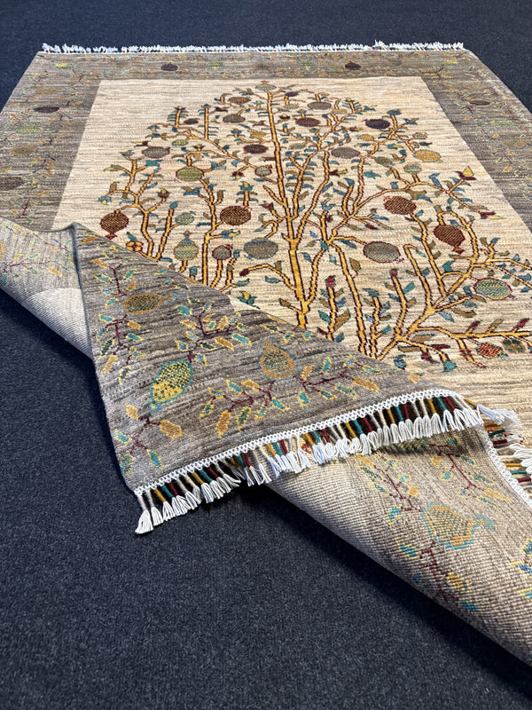 Fine Ziegler Gabbeh”‑matta med designen “Tree of Life  — 192 × 145 cm