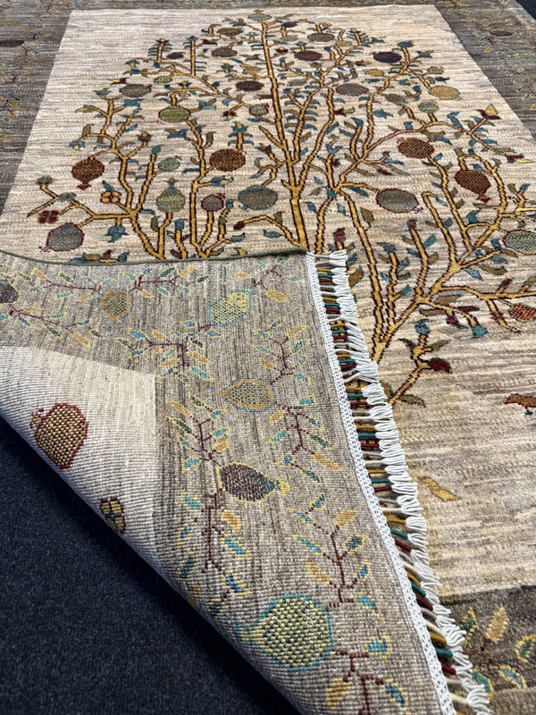 Fine Ziegler Gabbeh”‑matta med designen “Tree of Life  — 192 × 145 cm